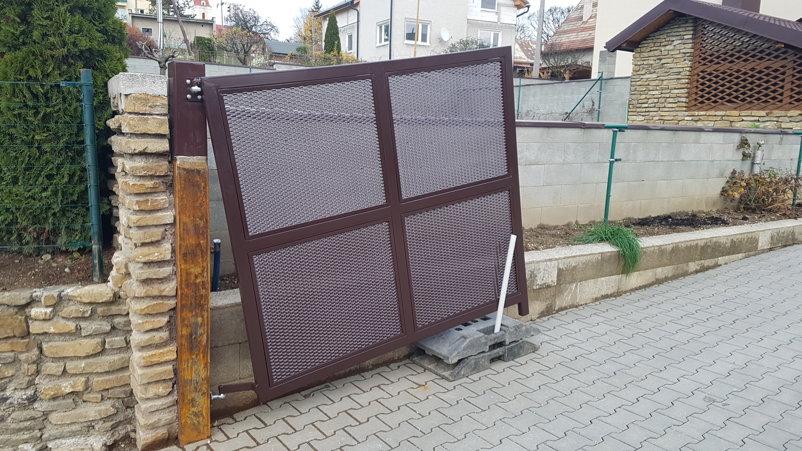 έκκεντρος μεντεσές